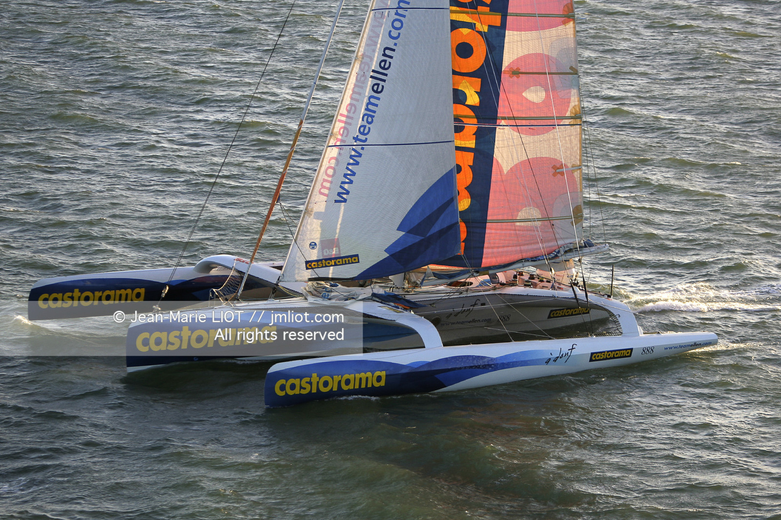 ELLEN MACARTHUR - MAXI TRIMARAN
