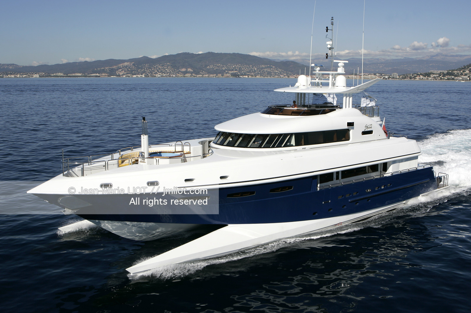 SALON NAUTIQUE DE CANNES 2005