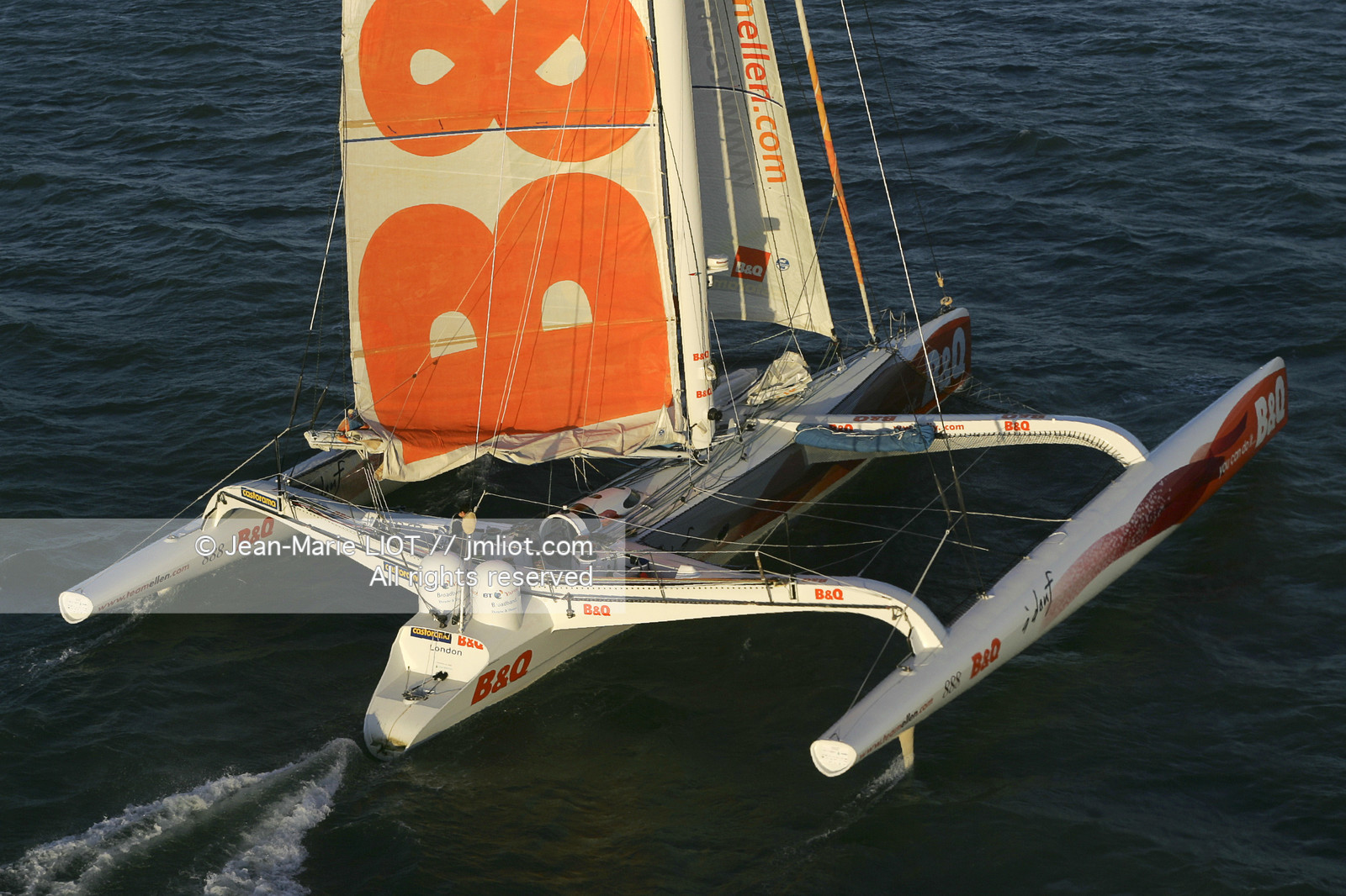 ELLEN MACARTHUR - MAXI TRIMARAN