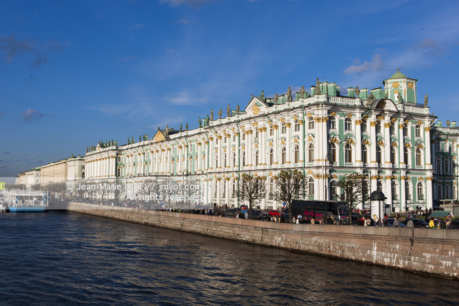 Russie, Saint Petersbourg, classé Patrimoine Mondial de l'UNESCO, Palais d'Hiver, qui abrite le Musée de l'Ermitage, construit par Bartolomeo Rastrelli (1754 - 1762), classé Patrimoine Mondial de l'UNESCO.