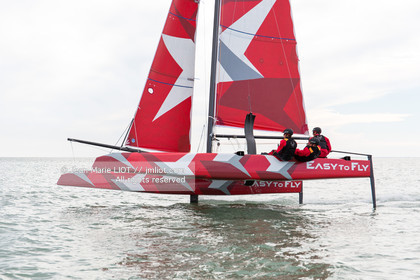 EASY TO FLY - EYOTY 2016