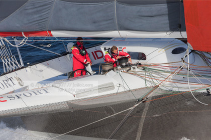 MAXI TRIMARAN IDEC SPORT 2015 - BANQUE D'IMAGES