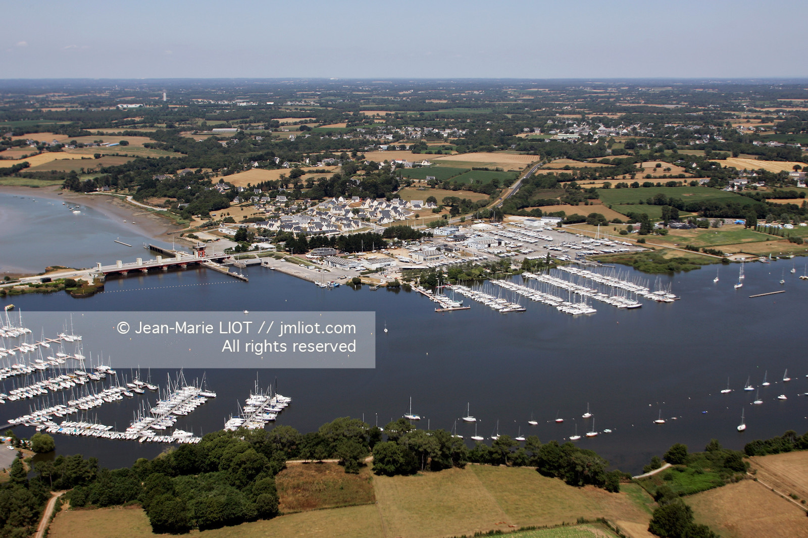 PHOTO ¬© JEAN-MARIE LIOT  TFV06 MENTION OBLIGATOIRE POUR TOUTE UTILISATION DROITS REÃÅSERVEÃÅS TOUR DE FRANCE A LA VOILE 2006 LE 11 JUILLET 2006 RALIEMENT CAMARET LA ROCHE-BERNARD