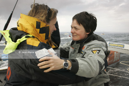 .   .Start Ellen MacArthur onboard maxi-trimaran B&Q Castorama, trying to beat Solo Handed Round the World record, in Falmouth (GB), on november 27, 2004, photo : Jean-Marie LIOT - www.jmliot.com